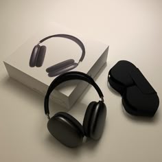APPLE AIRPODS MAX WIRELESS BLUETOOTH HEADPHONES